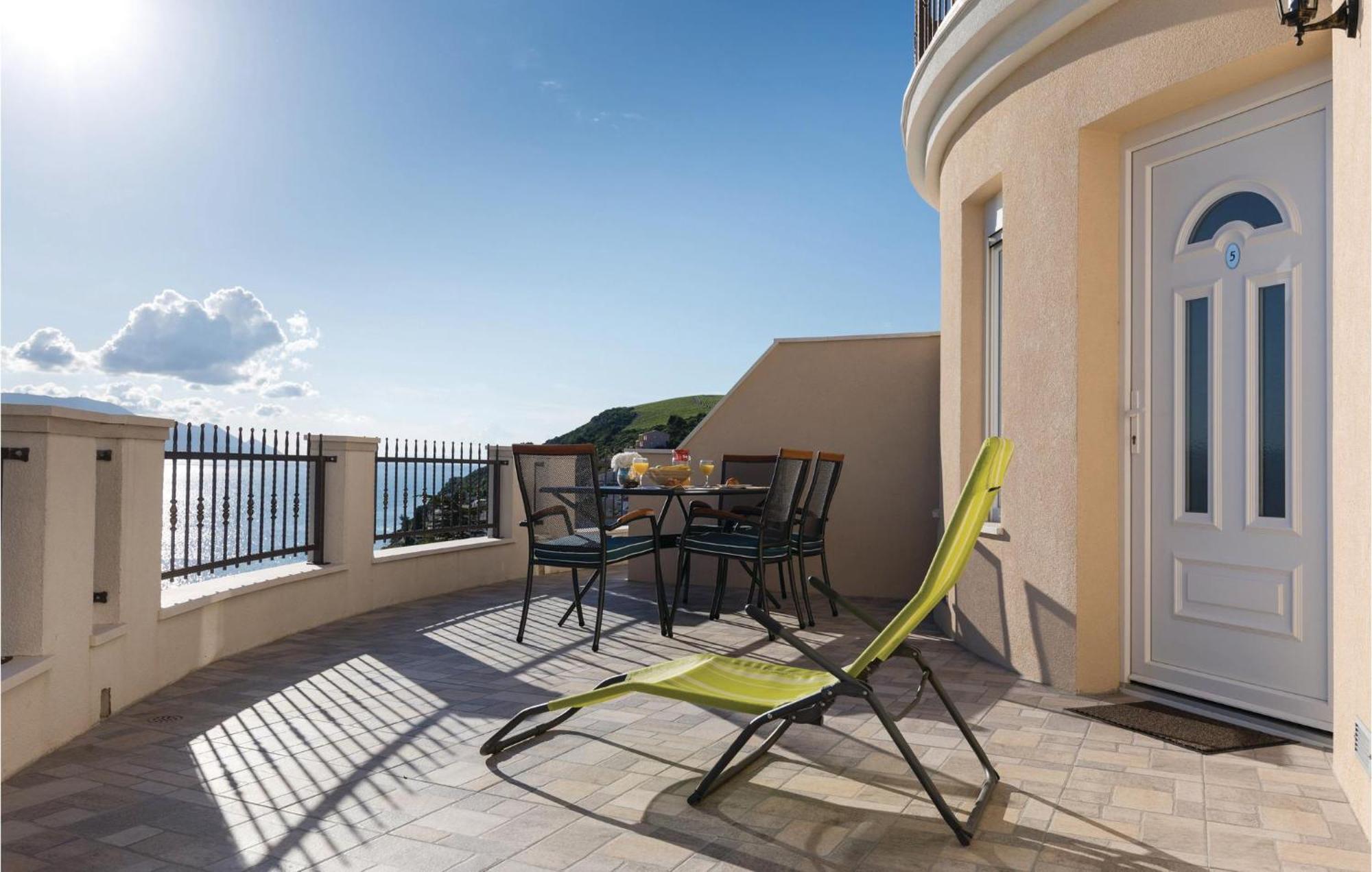1 Bedroom Amazing Apartment In Komarna Klek Exterior foto