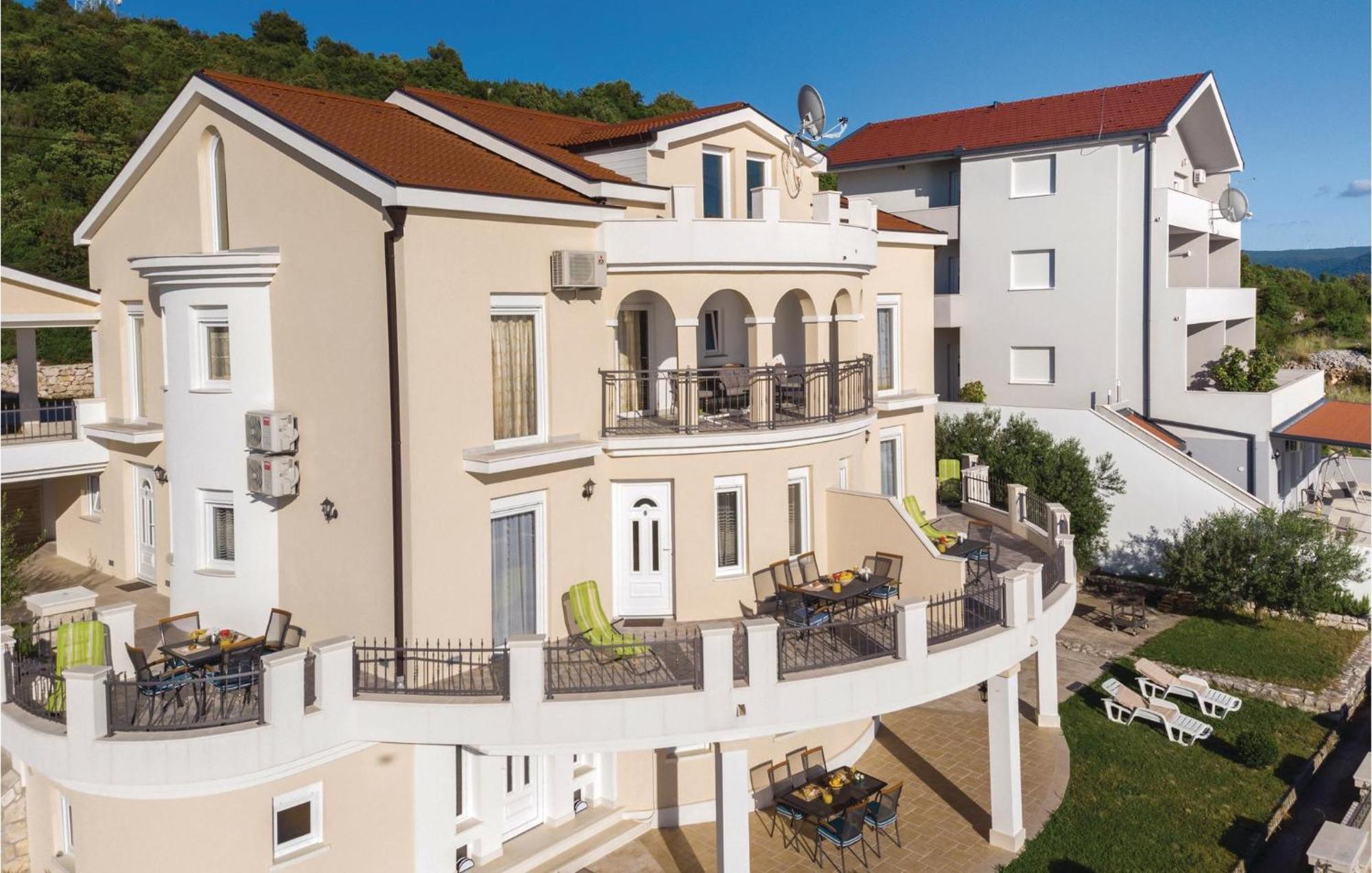 1 Bedroom Amazing Apartment In Komarna Klek Exterior foto