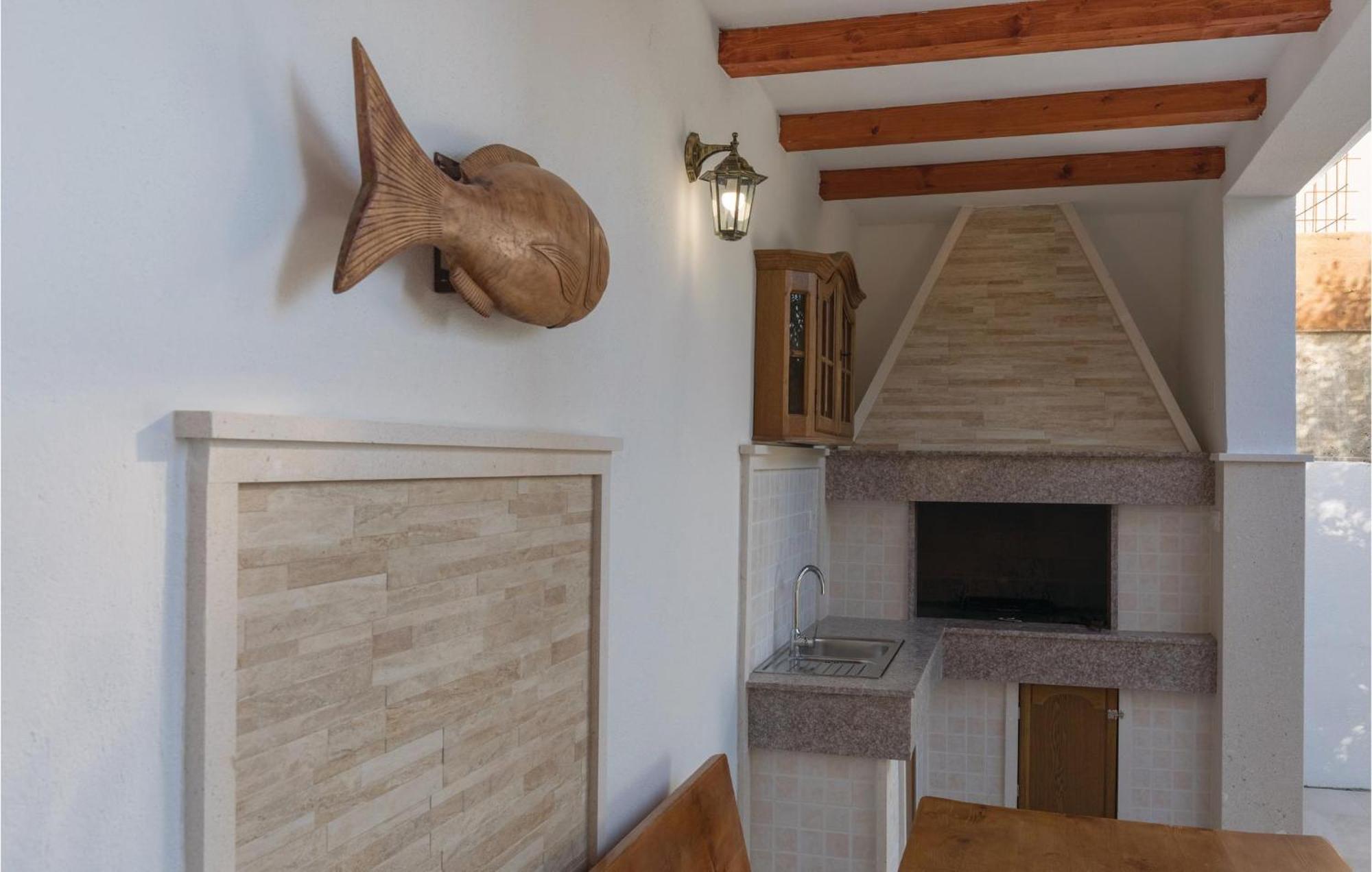 1 Bedroom Amazing Apartment In Komarna Klek Exterior foto